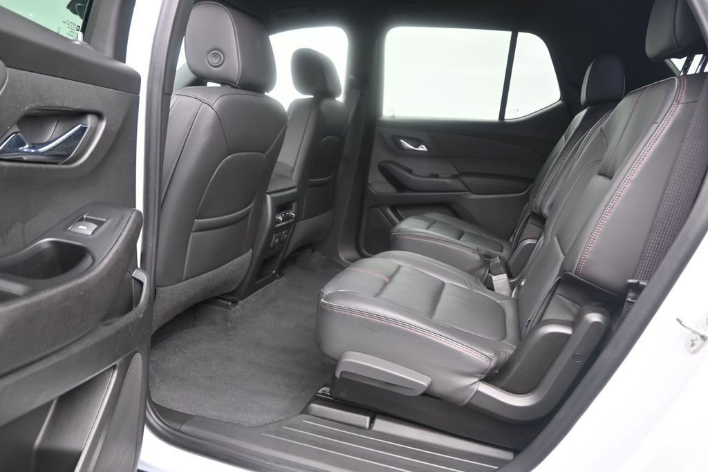 Used 2024 Chevrolet Traverse RS FWD image 15