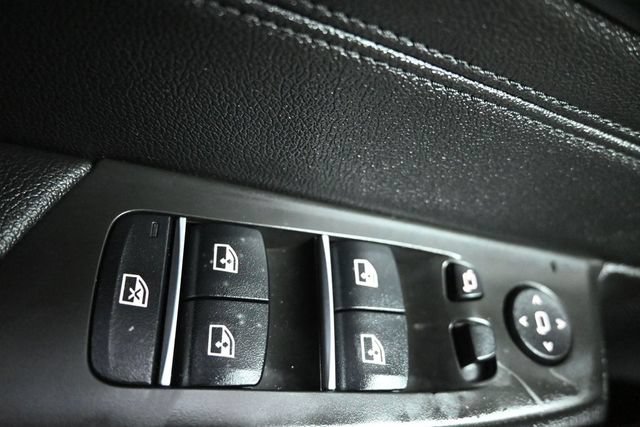Used 2019 BMW 530e w/ Convenience Package RWD image 22