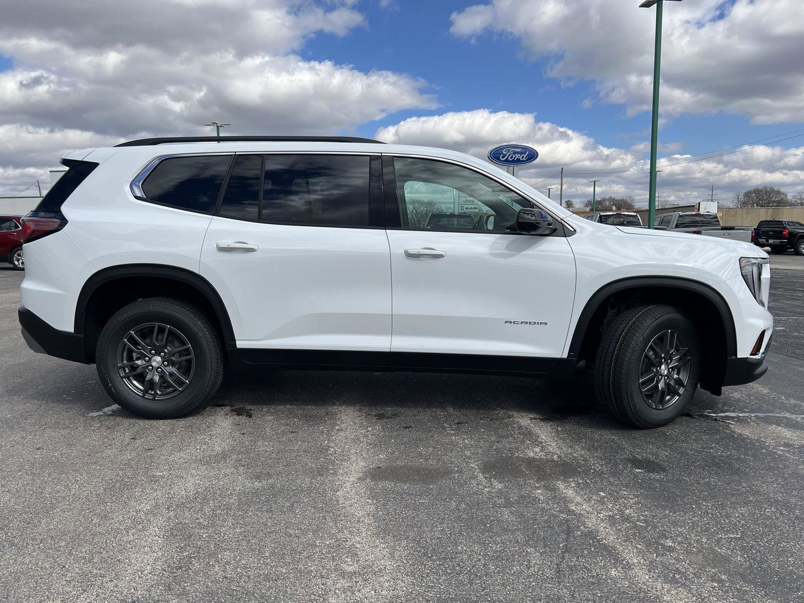 New 2026 GMC Acadia Elevation image 3