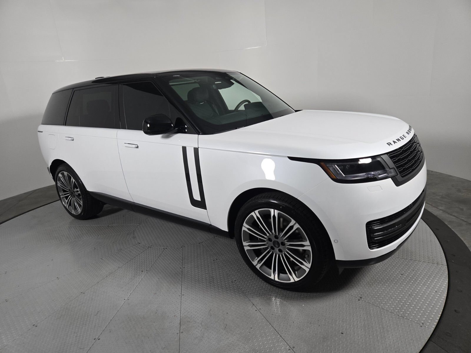 New 2026 Land Rover Range Rover Long Wheelbase Autobiography AWD/4WD image 15