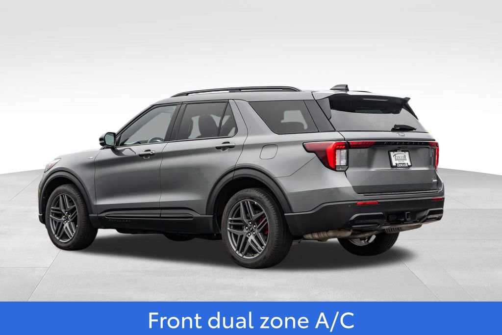 Used 2025 Ford Explorer ST-Line w/ ST-Line Street Pack AWD/4WD image 5