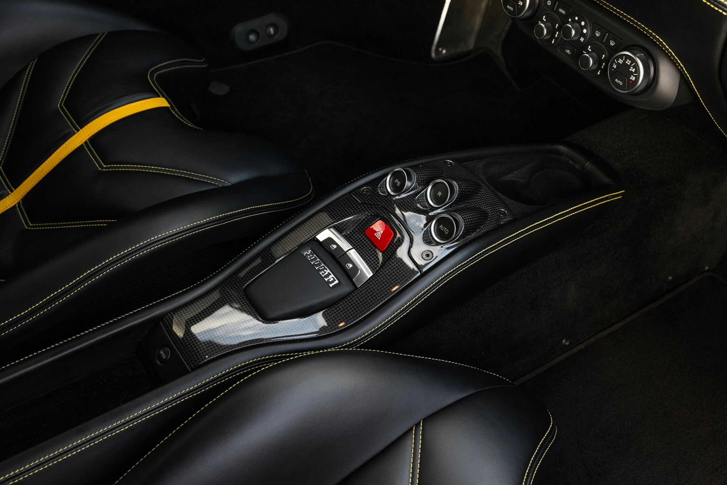 Used 2010 Ferrari 458 Italia Coupe RWD image 36