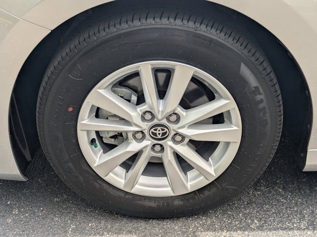 Used 2026 Toyota Camry LE FWD image 11