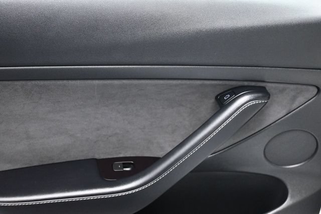 Used 2022 Tesla Model 3 Standard Range RWD image 9