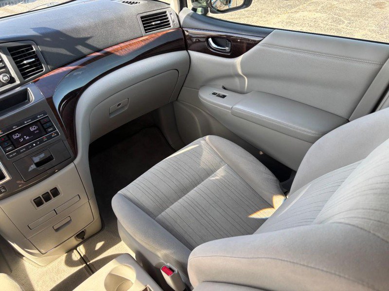 Used 2014 Nissan Quest SV FWD image 17