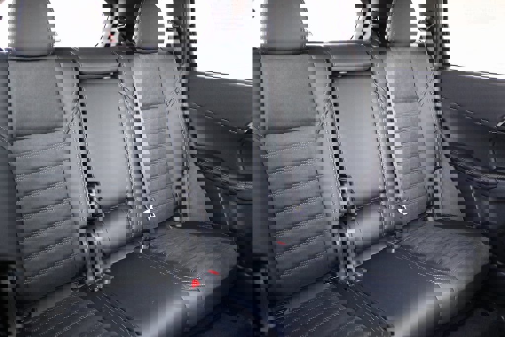 New 2026 Mitsubishi Outlander SE image 28