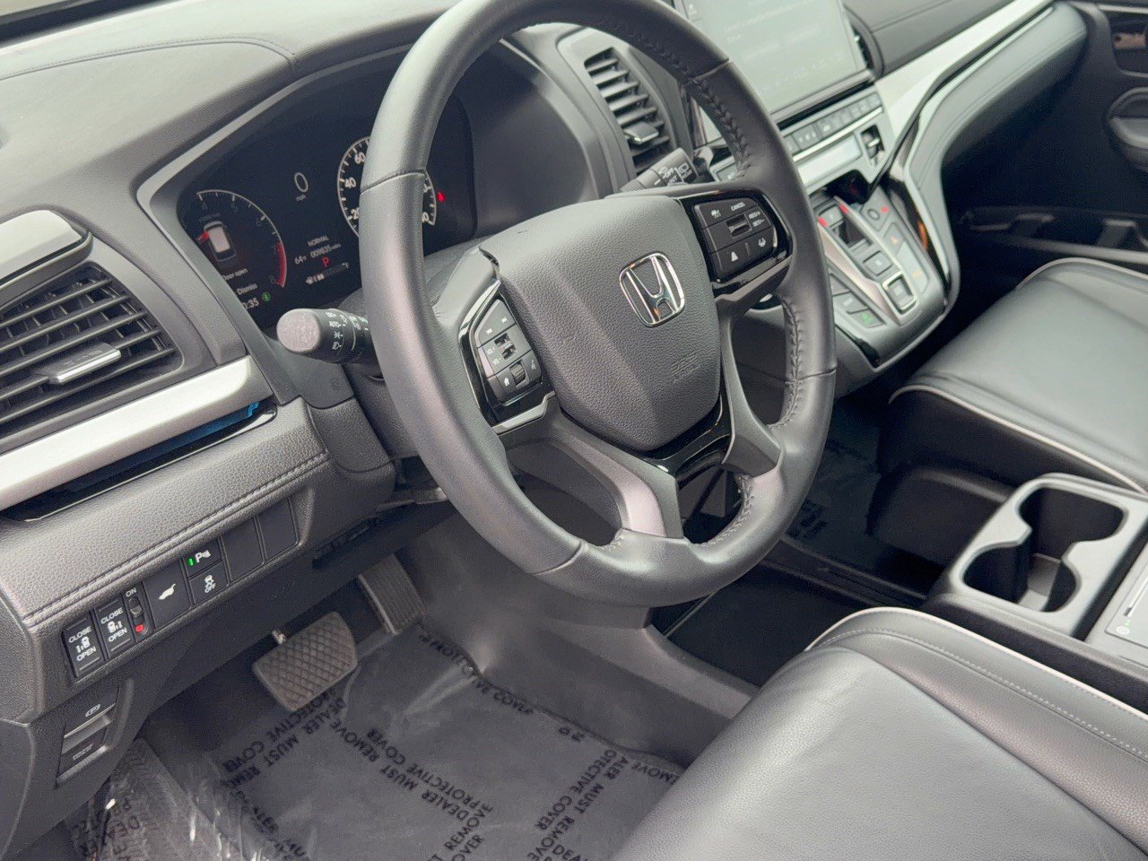 Certified 2025 Honda Odyssey Touring image 4