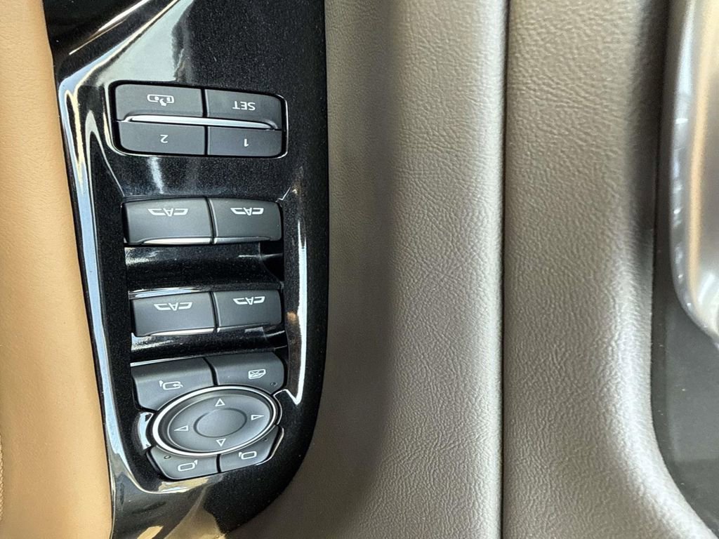 Certified 2022 Cadillac Escalade ESV Premium Luxury w/ Performance Package image 19