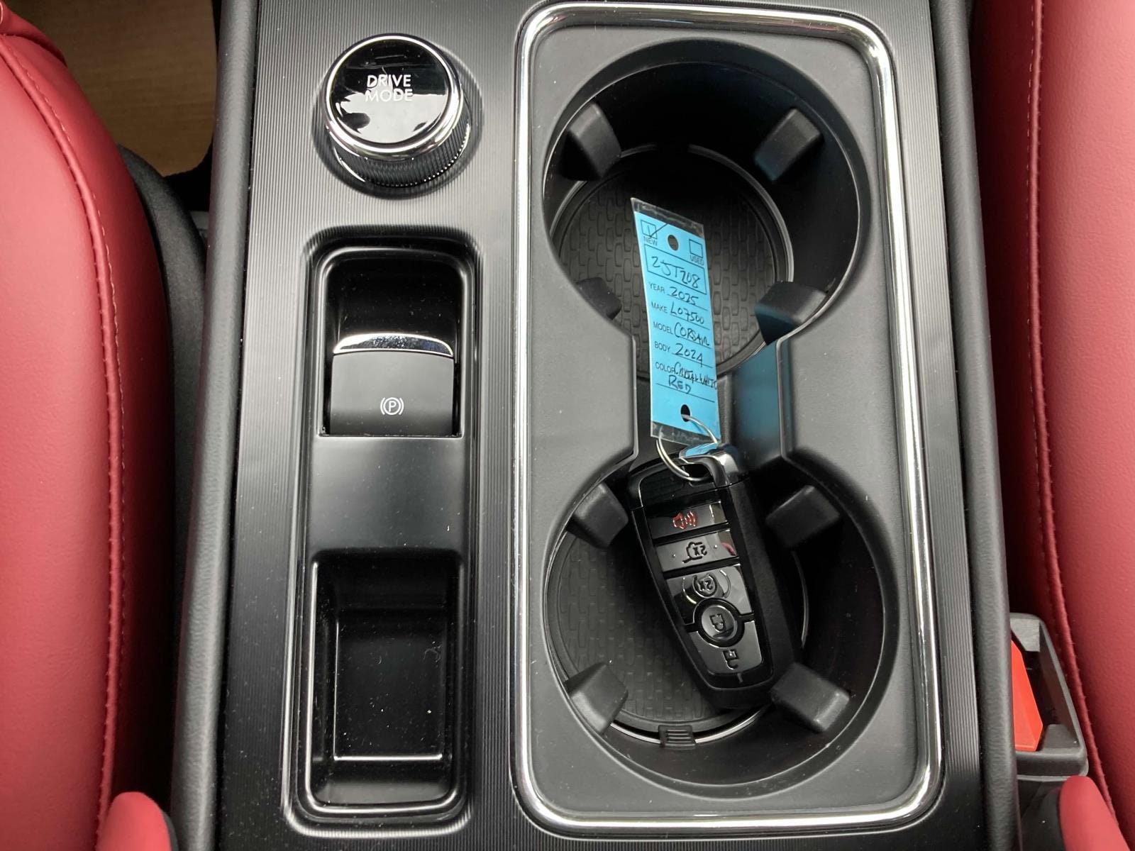 New 2025 Lincoln Corsair Reserve w/ Equipment Group 202A FWD image 25