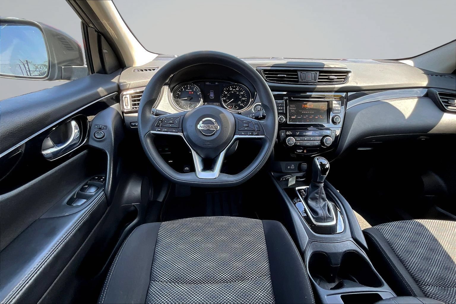 Used 2020 Nissan Rogue Sport SV AWD/4WD image 7