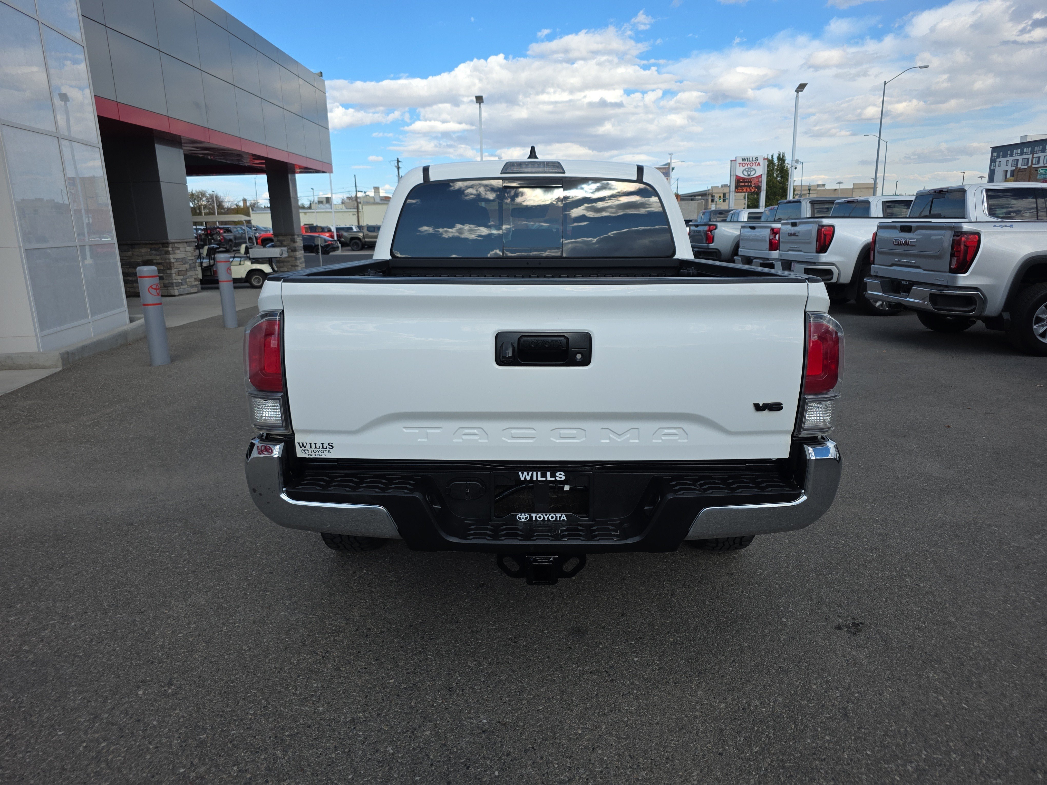 Used 2023 Toyota Tacoma TRD Off-Road AWD/4WD image 7