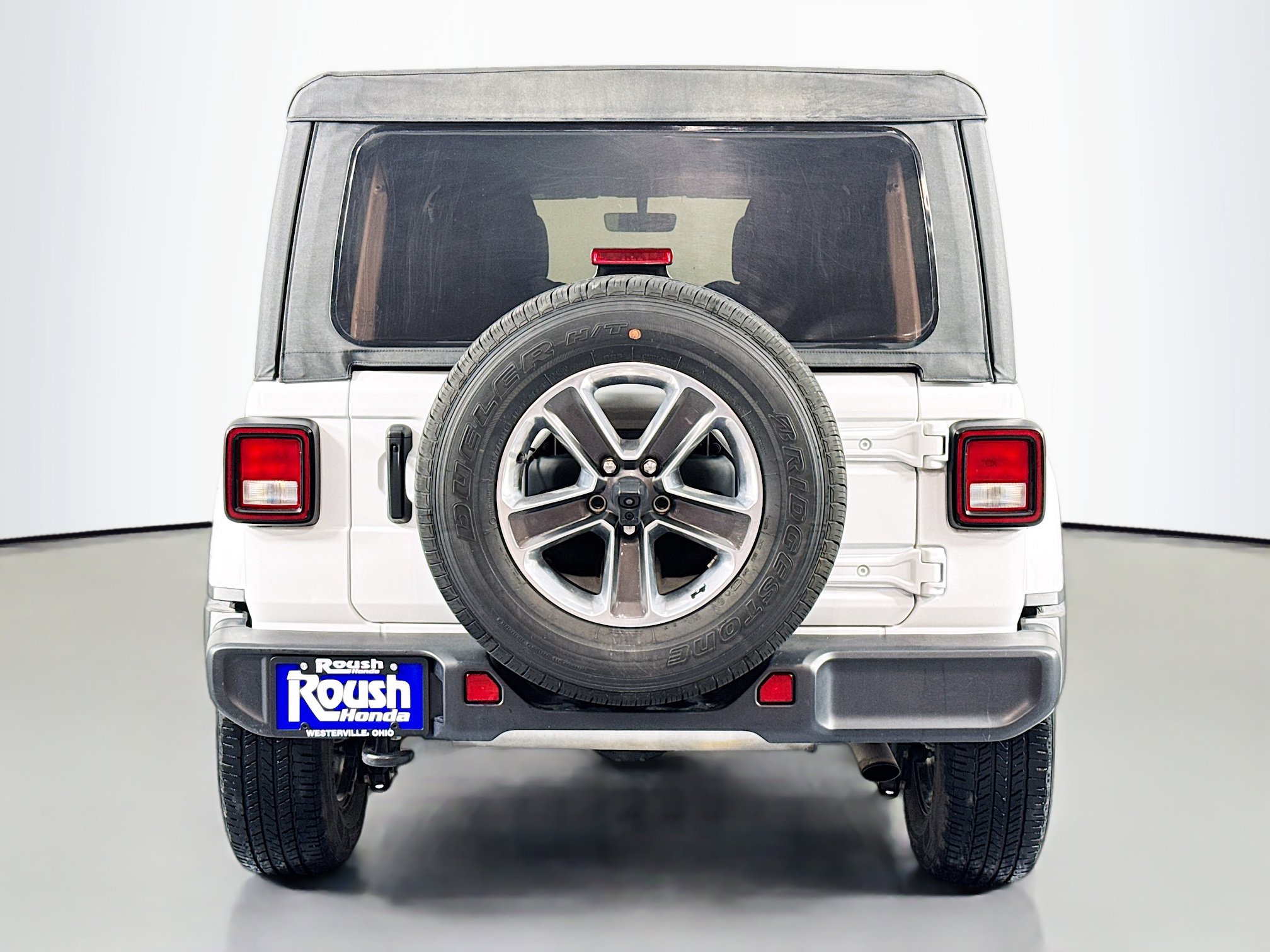 Used 2022 Jeep Wrangler Unlimited Sahara AWD/4WD image 6