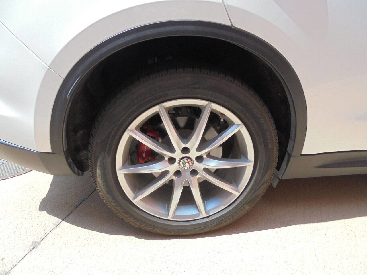 Used 2019 Alfa Romeo Stelvio Ti Lusso w/ Quick Order Package 22X Lusso image 25