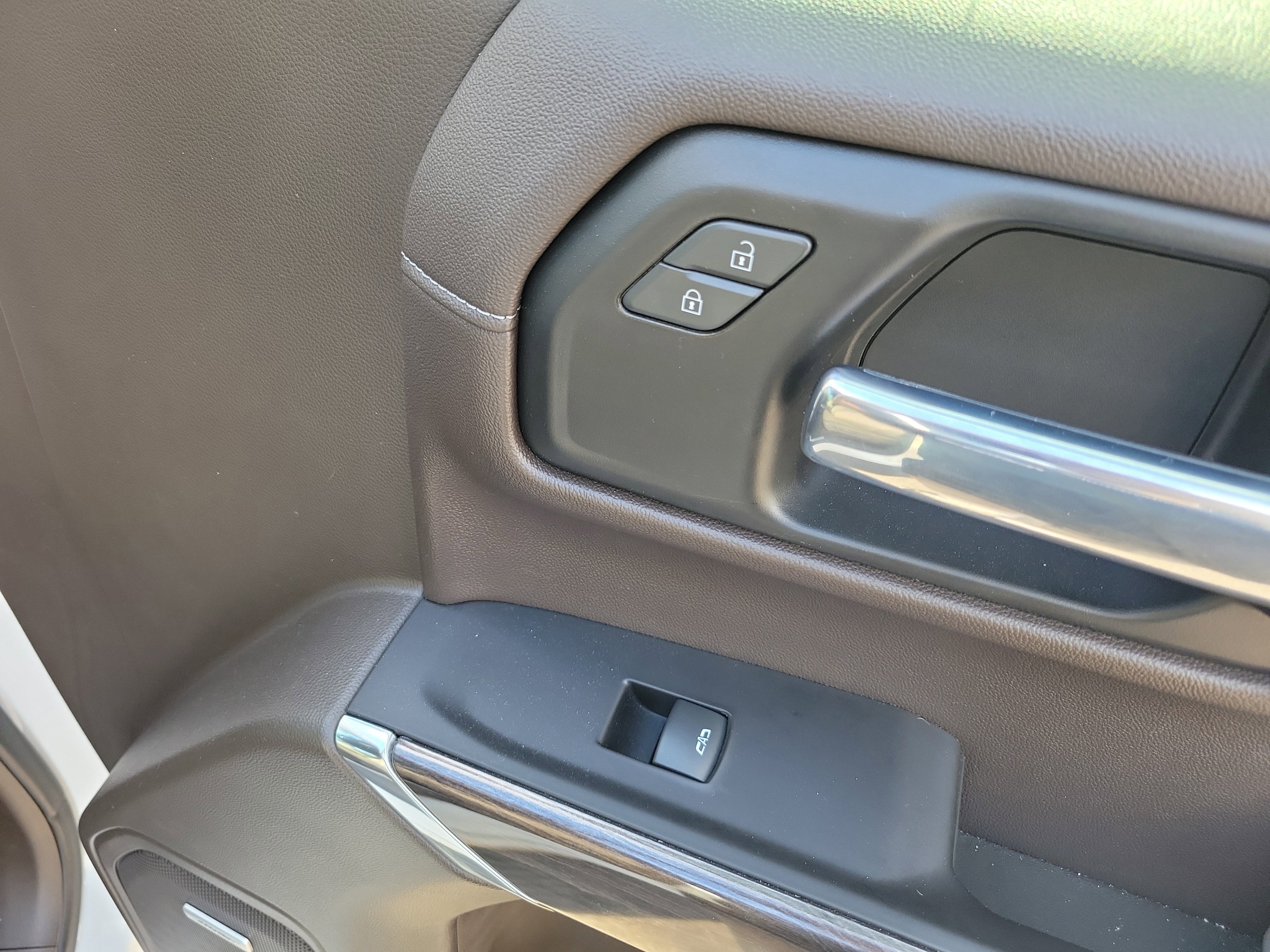 Used 2020 Chevrolet Silverado 1500 LTZ w/ LTZ Plus Package image 11