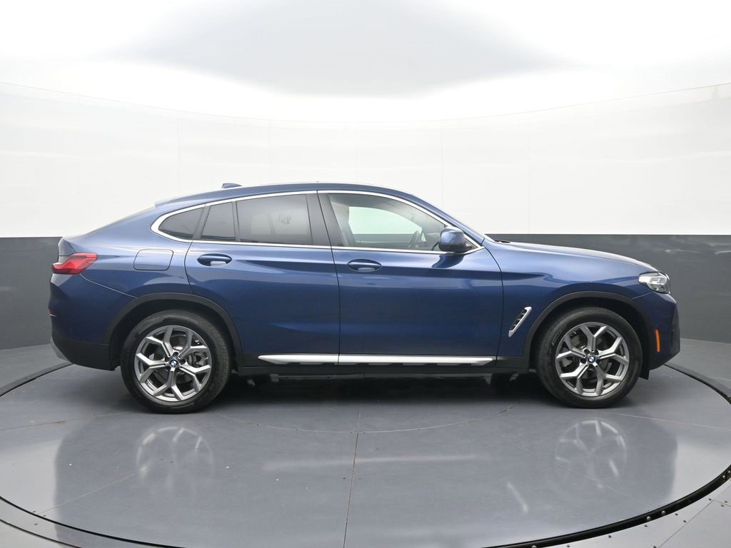 Used 2024 BMW X4 xDrive30i image 8