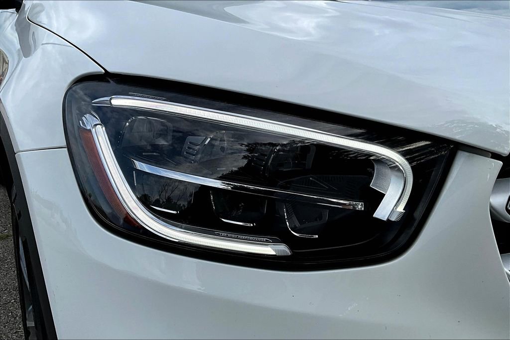 Used 2022 Mercedes-Benz GLC 300 w/ Premium Package Lite image 40