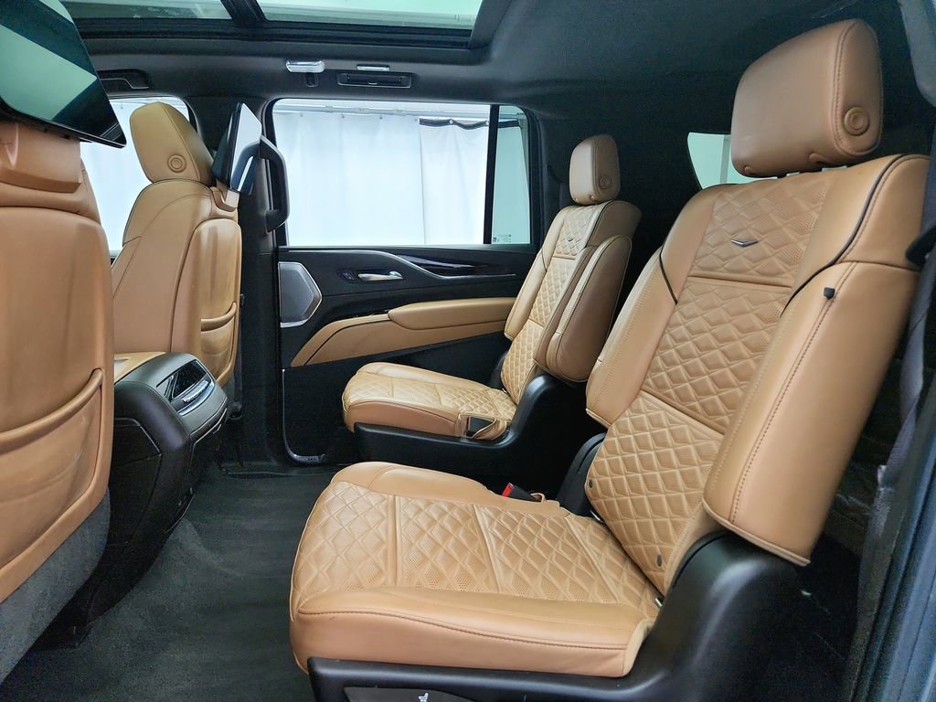Used 2021 Cadillac Escalade ESV Sport w/ Driver Assist Tech Package AWD/4WD image 28