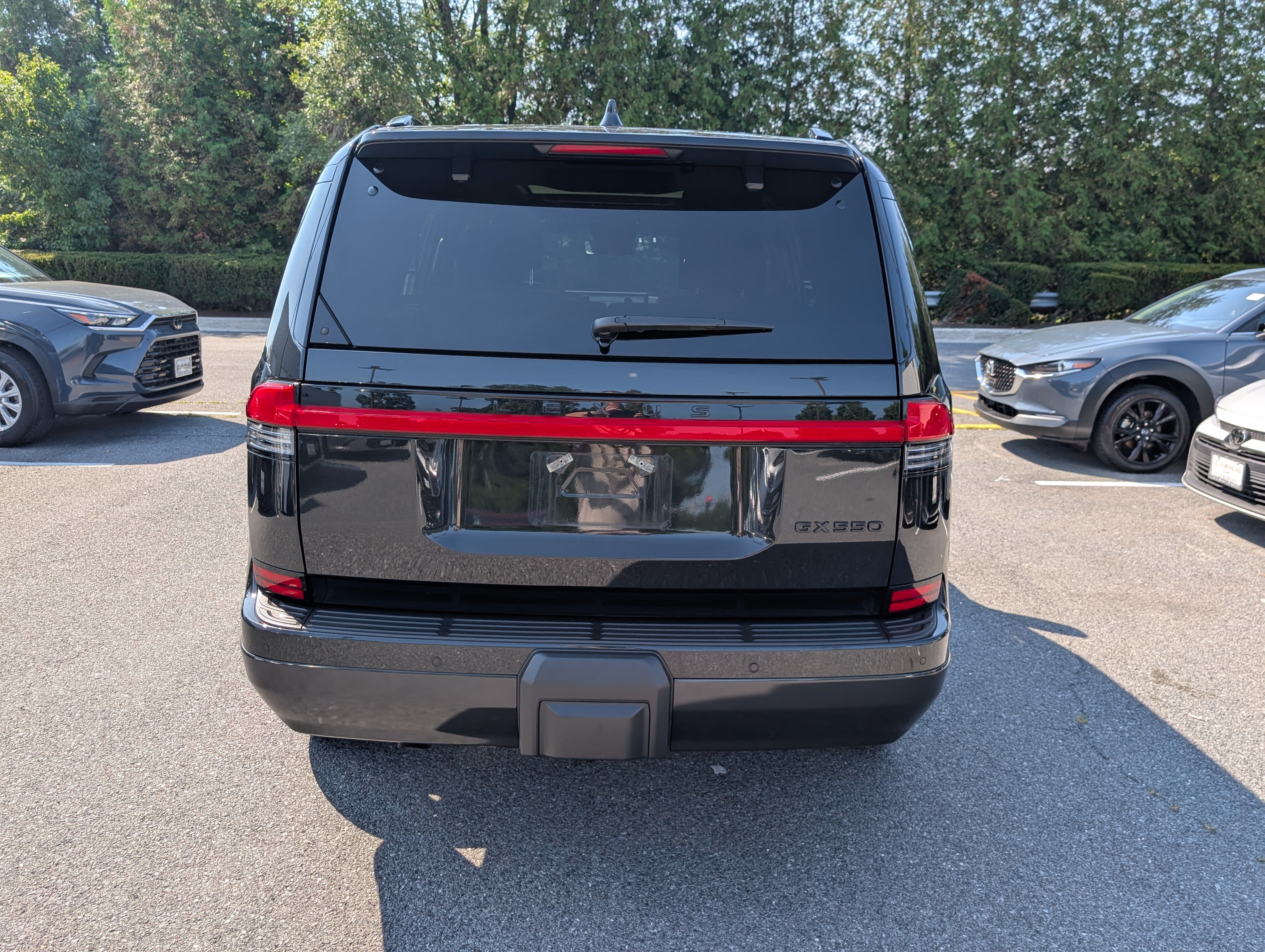 Used 2025 Lexus GX 550 w/ Accessory Package (2T) AWD/4WD image 4