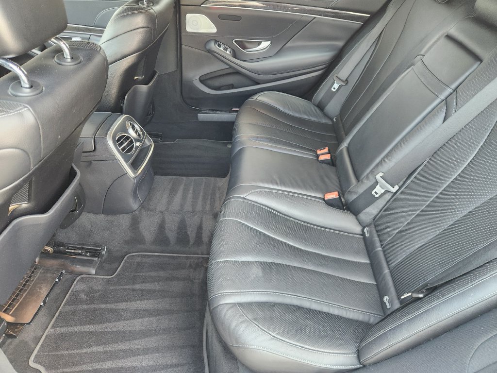 Used 2018 Mercedes-Benz S 450 Sedan image 30