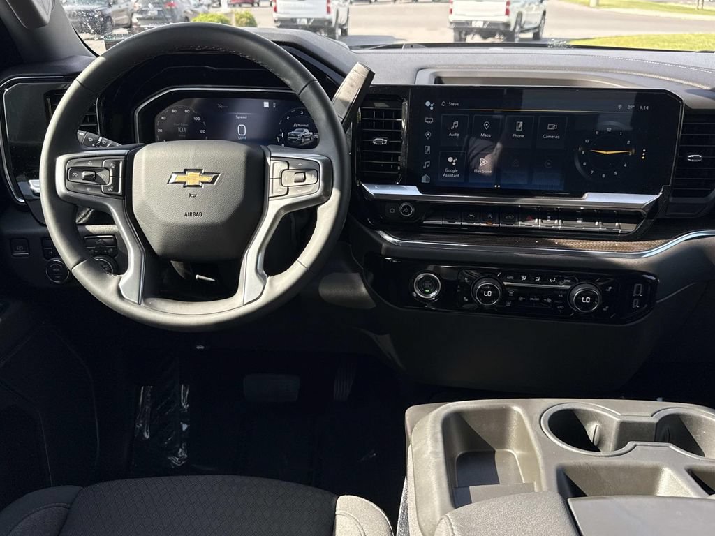 Used 2023 Chevrolet Silverado 1500 LT AWD/4WD image 3