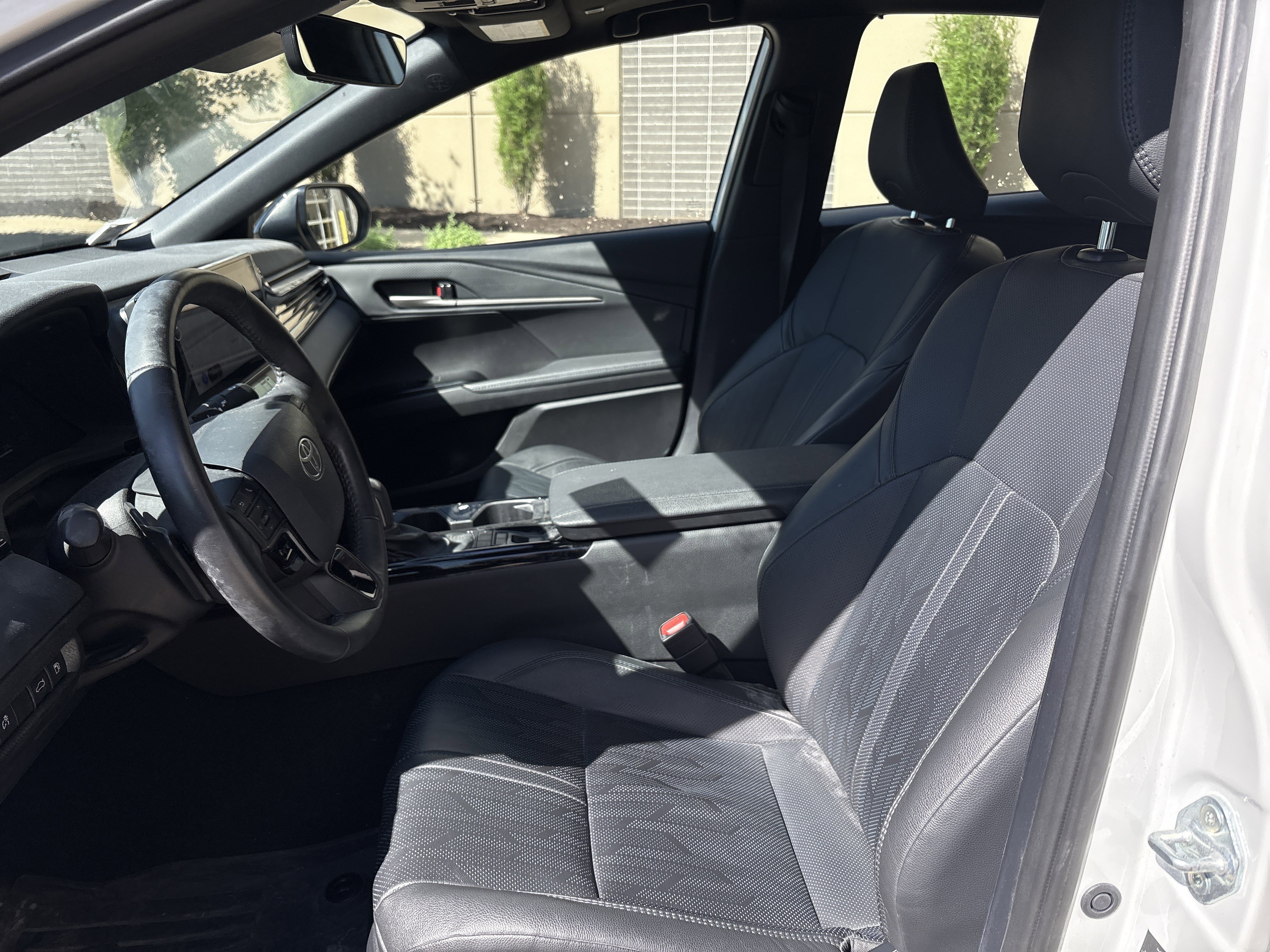 Used 2025 Toyota Camry XSE FWD image 16