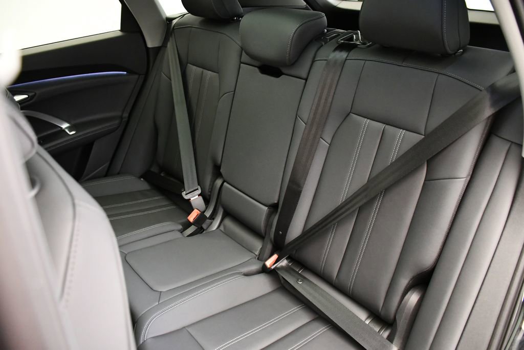 Used 2025 Audi Q5 Premium w/ Convenience Package image 43