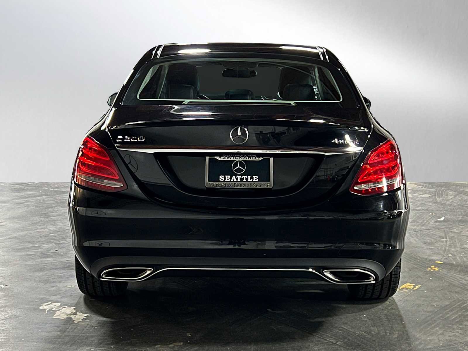Used 2015 Mercedes-Benz C 300 4MATIC Sedan image 4