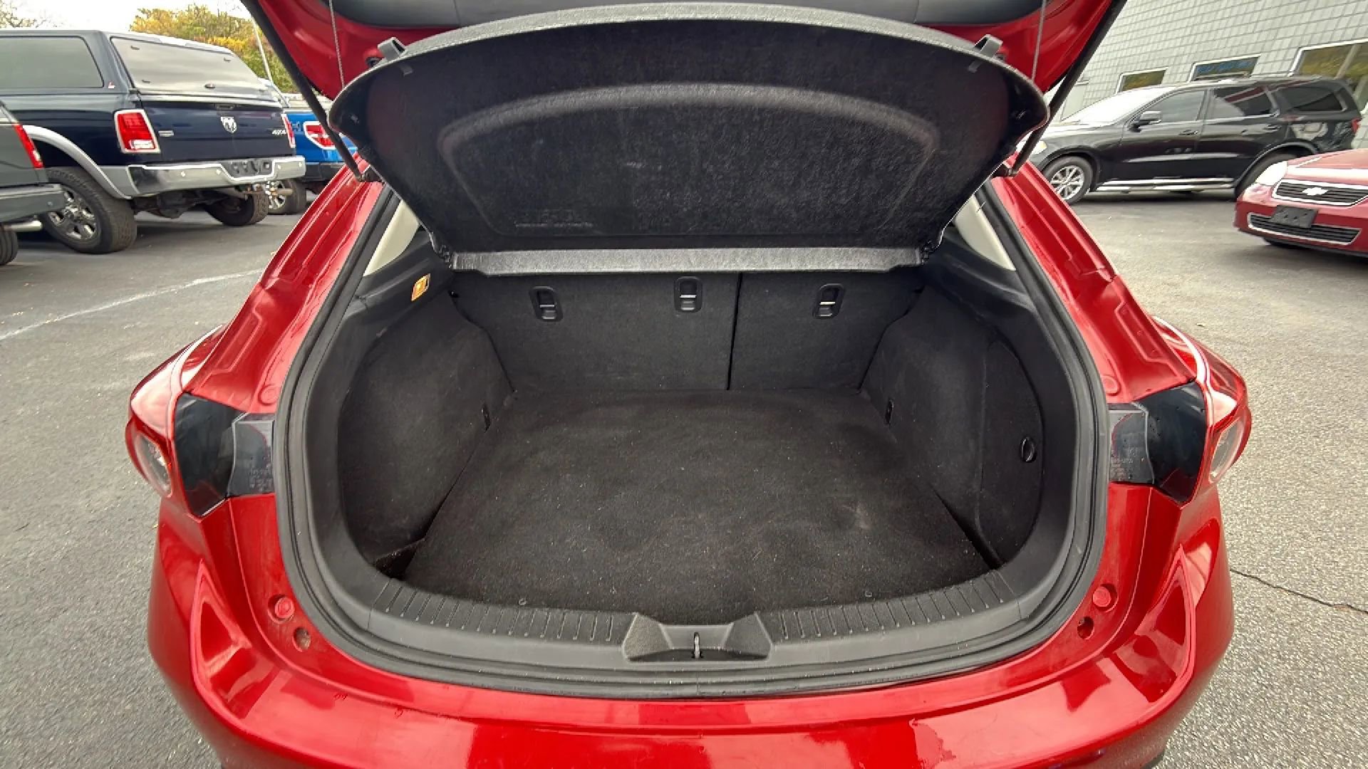 Used 2014 MAZDA MAZDA3 i Sport image 13