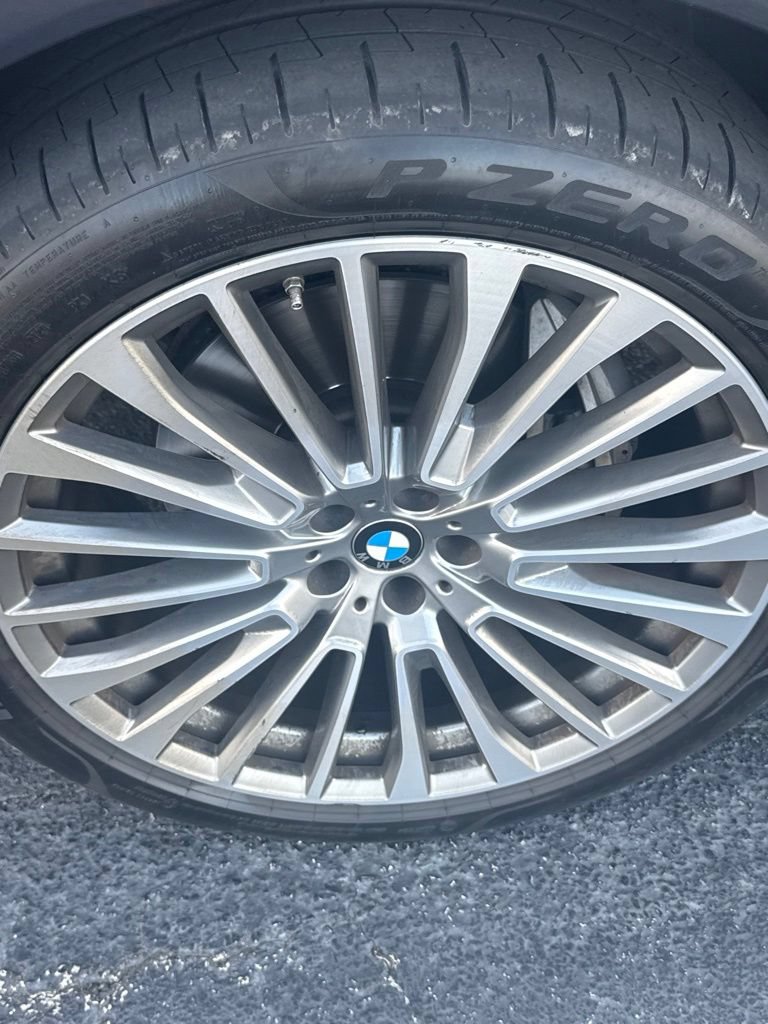Used 2023 BMW X7 xDrive40i w/ Premium Package AWD/4WD image 12