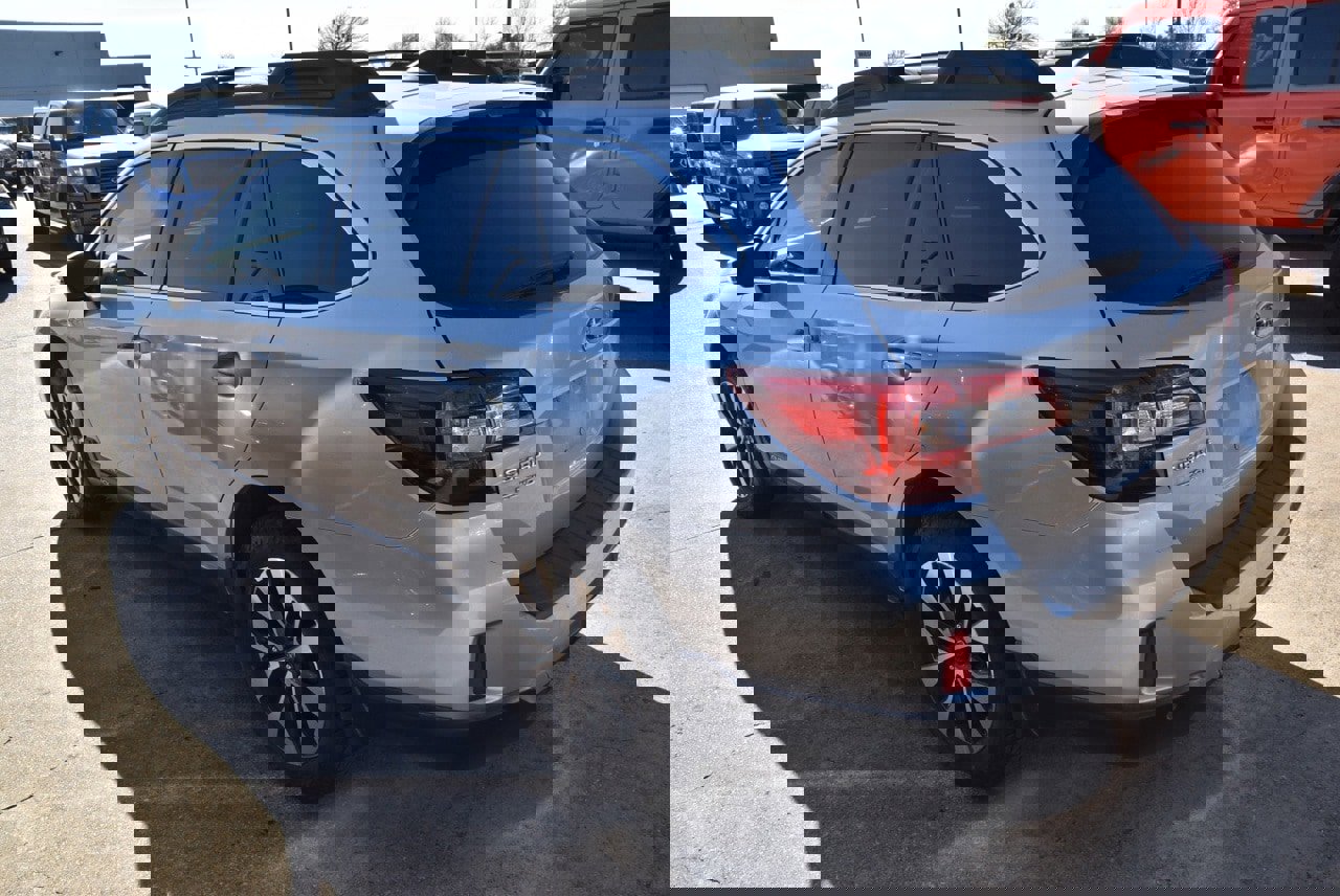Used 2017 Subaru Outback 2.5i Limited image 7