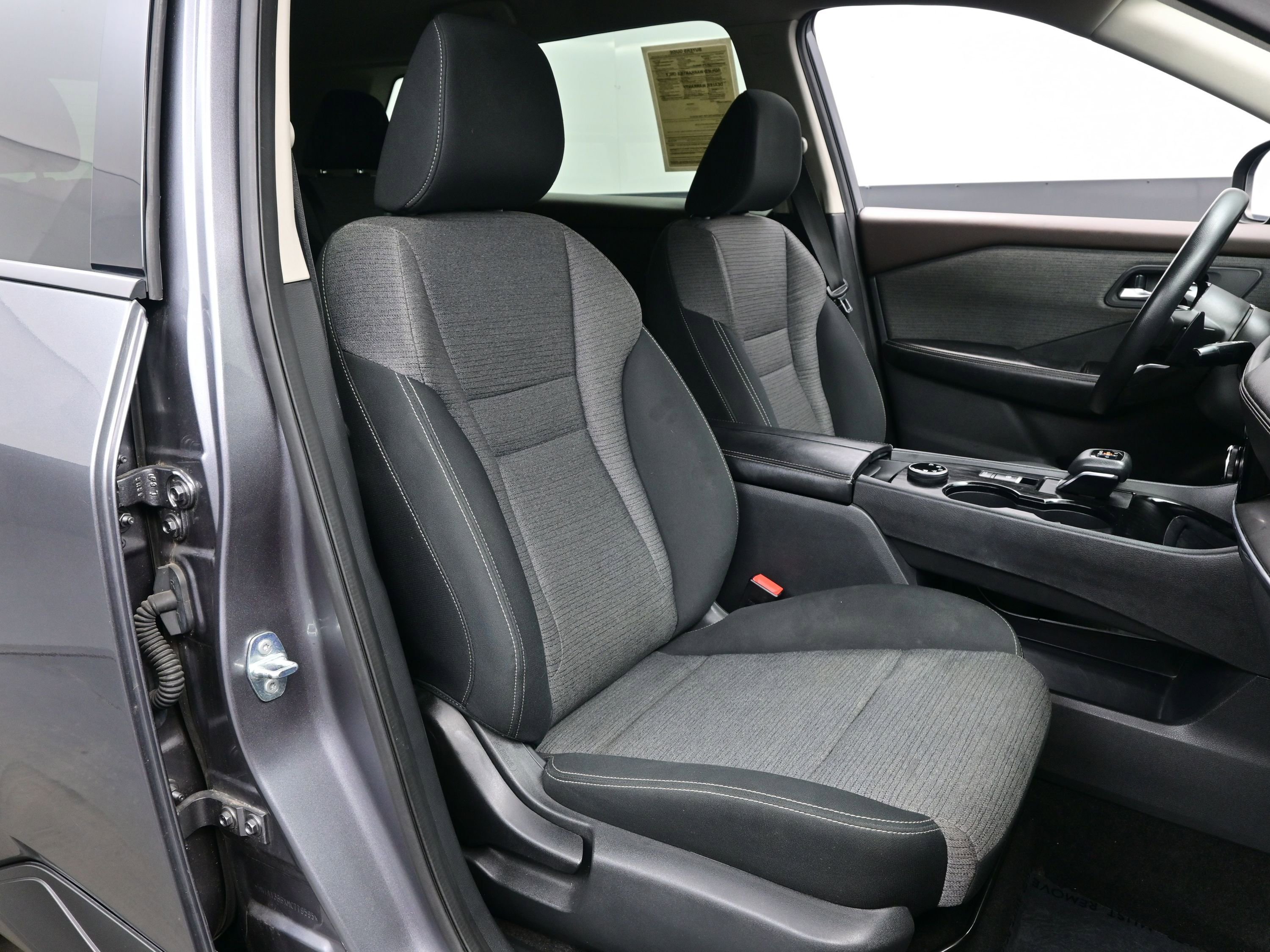 Used 2021 Nissan Rogue SV image 14