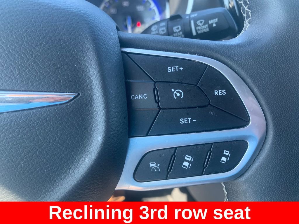 Used 2023 Chrysler Pacifica Touring-L FWD image 25