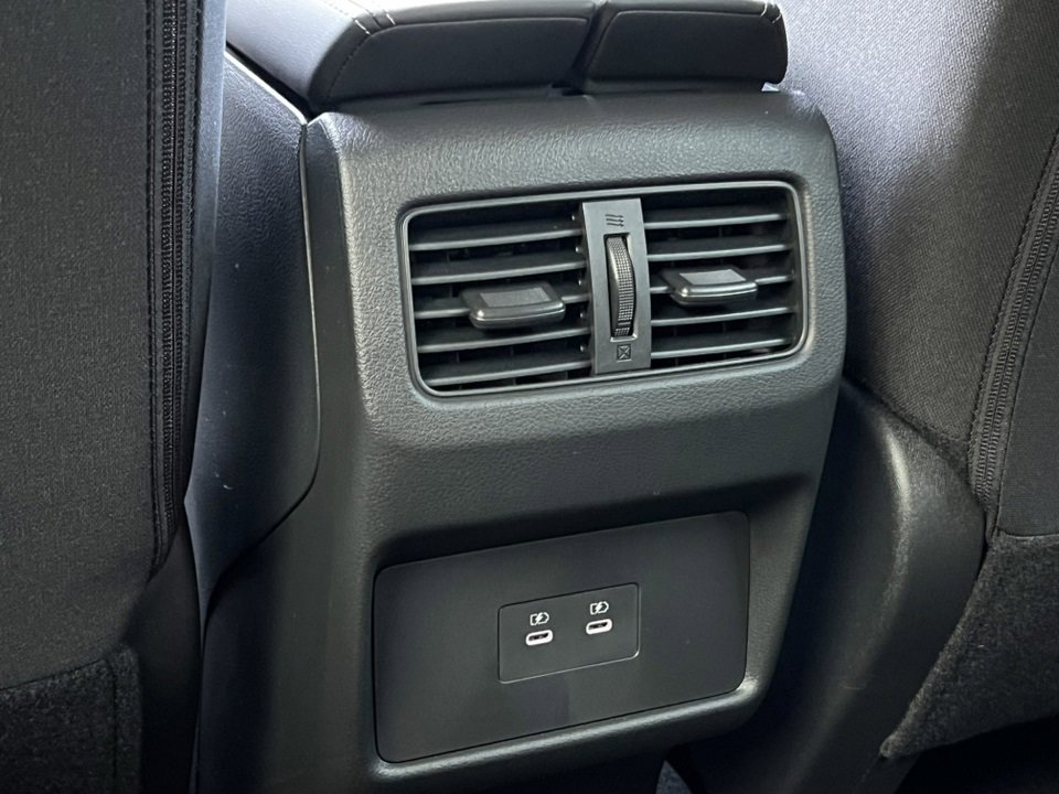 Used 2026 Nissan Rogue SV image 28