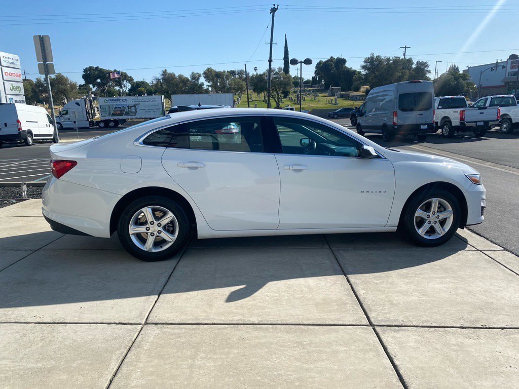 Used 2020 Chevrolet Malibu LS w/ Driver Confidence Package II image 9
