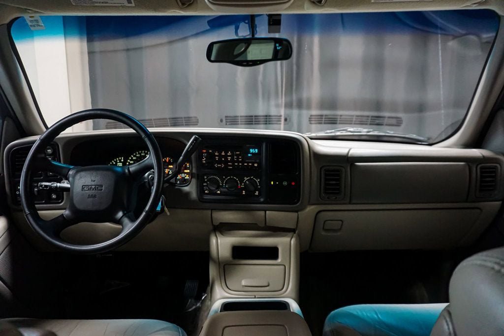 Used 2001 GMC Yukon XL 4WD image 10