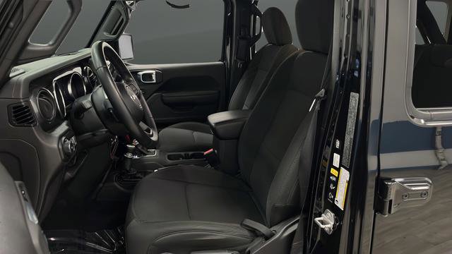 Used 2022 Jeep Wrangler Unlimited Sport AWD/4WD image 9