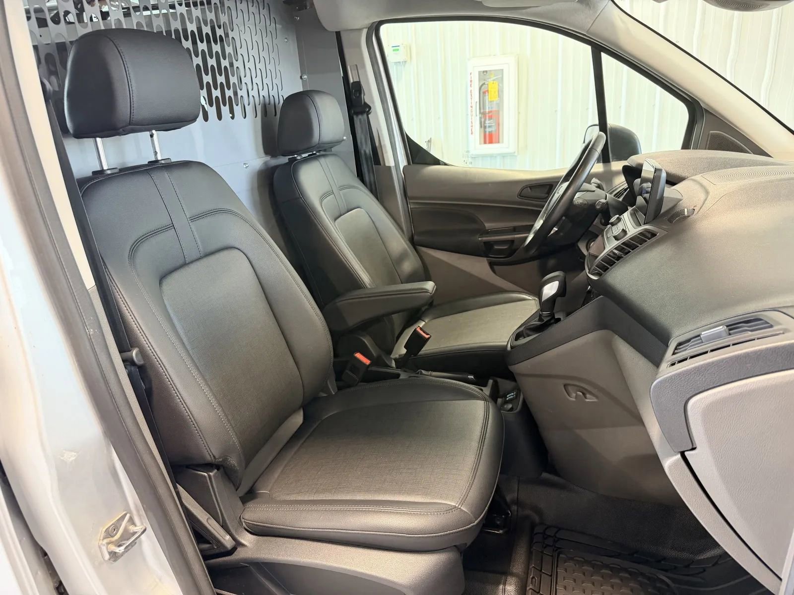 Used 2021 Ford Transit Connect XL FWD image 25