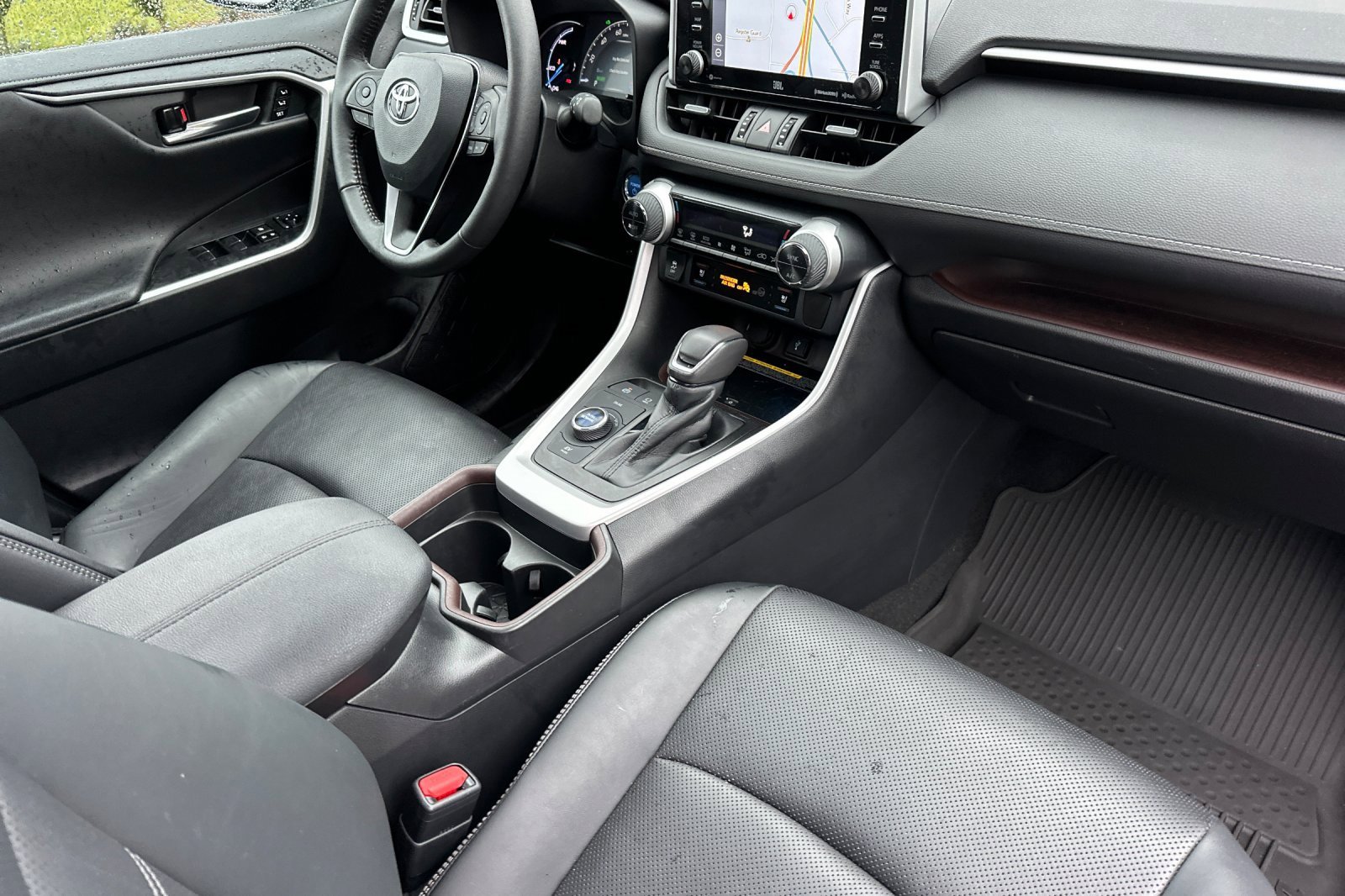 Used 2021 Toyota RAV4 Limited image 17