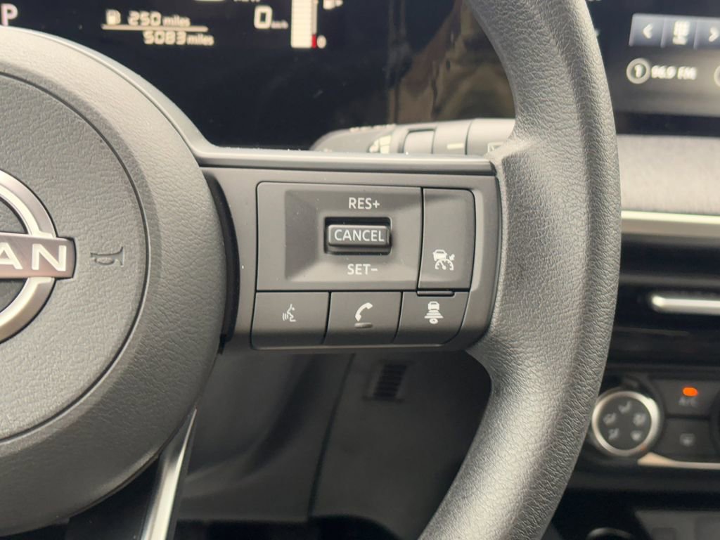 Used 2025 Nissan Kicks SV FWD image 13