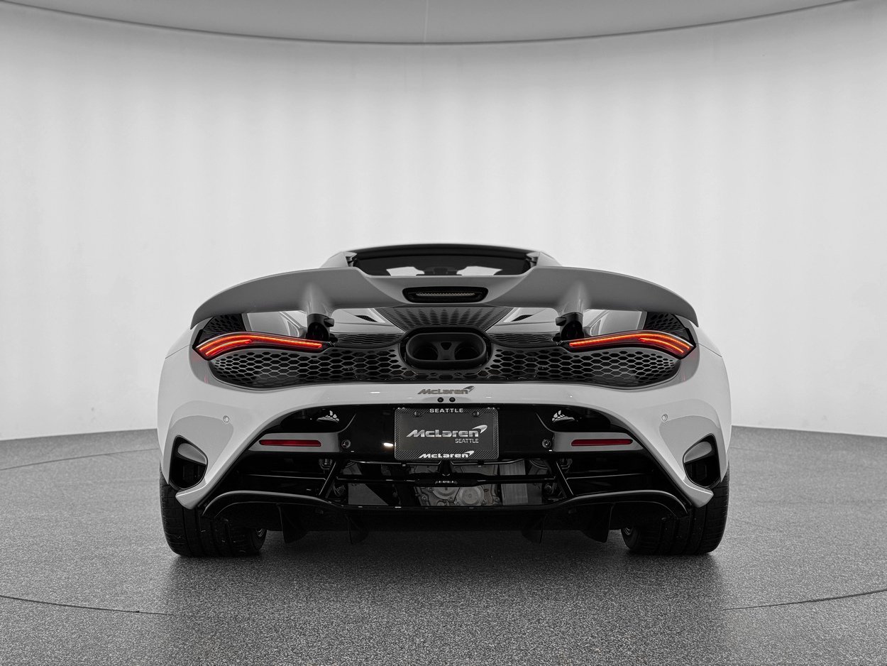 Used 2026 McLaren 750S Spider RWD image 5