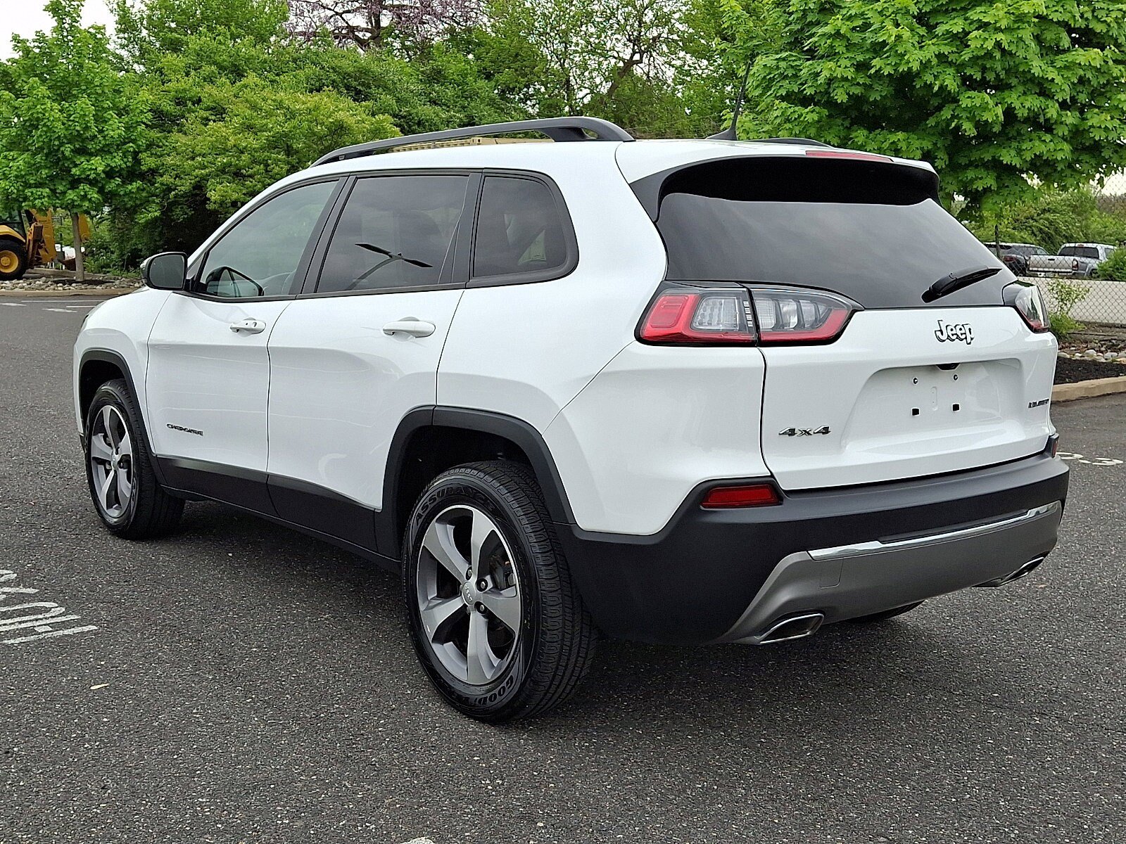 Used 2022 Jeep Cherokee Limited AWD/4WD image 4