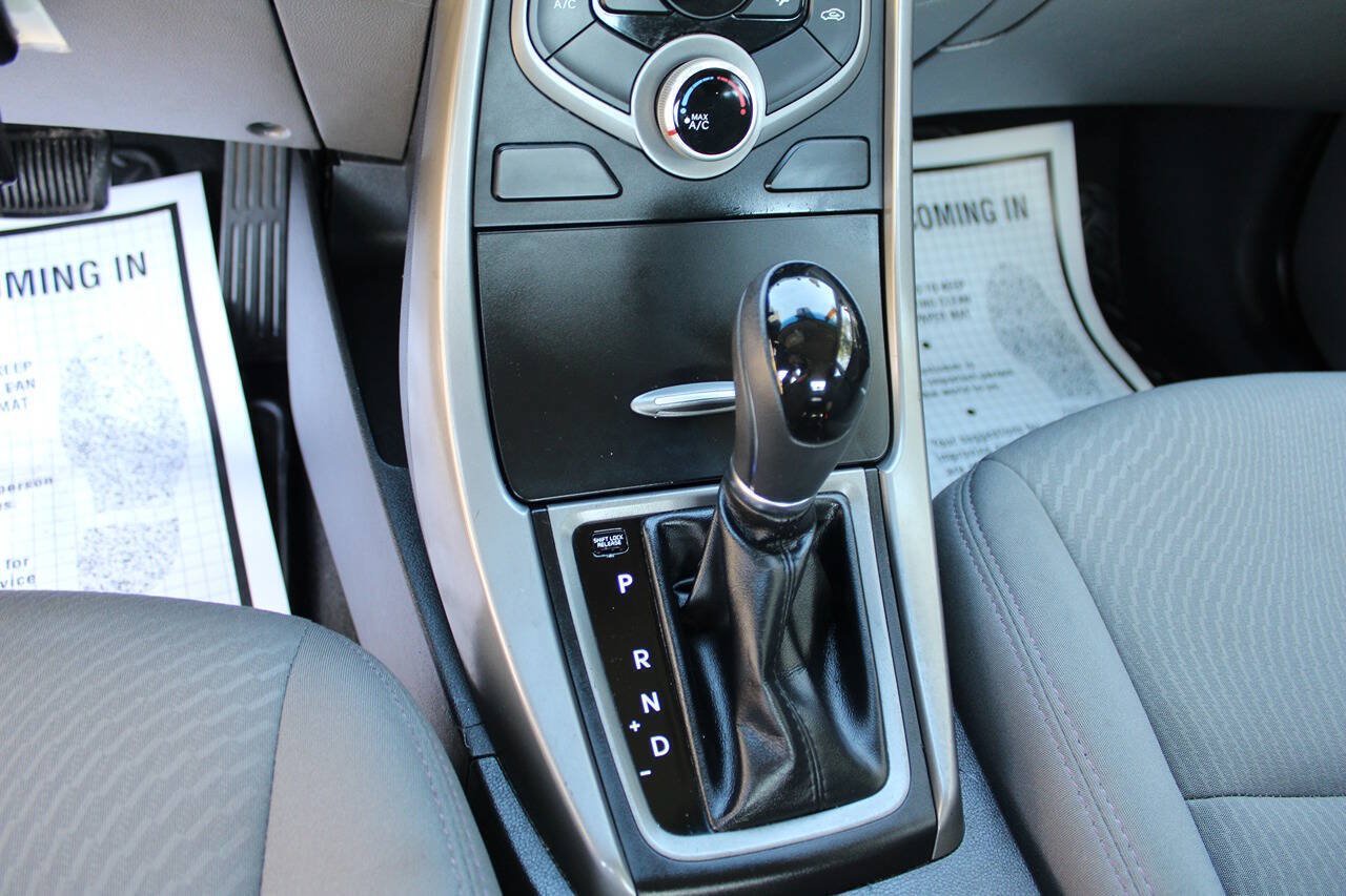 Used 2015 Hyundai Elantra SE FWD image 26