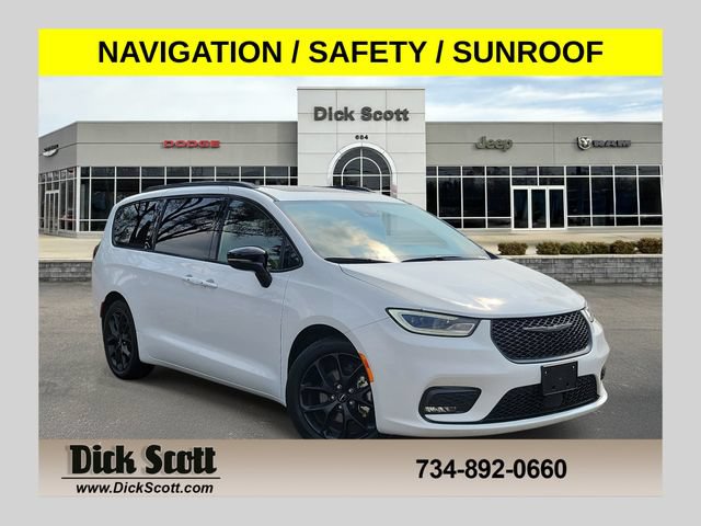 Used 2025 Chrysler Pacifica Limited