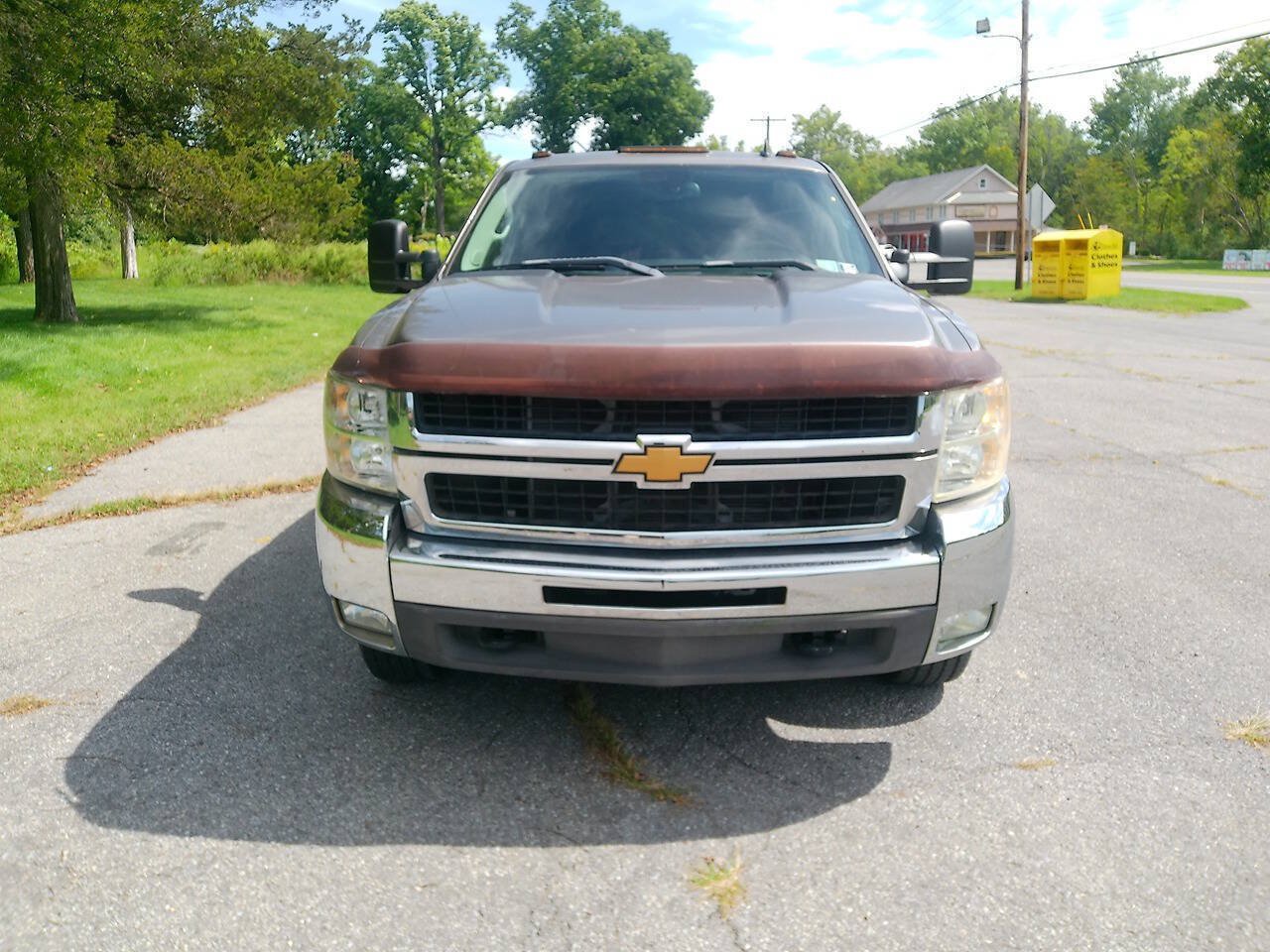 Used 2007 Chevrolet Silverado 2500 LT w/ 1LT Convenience Package AWD/4WD image 3
