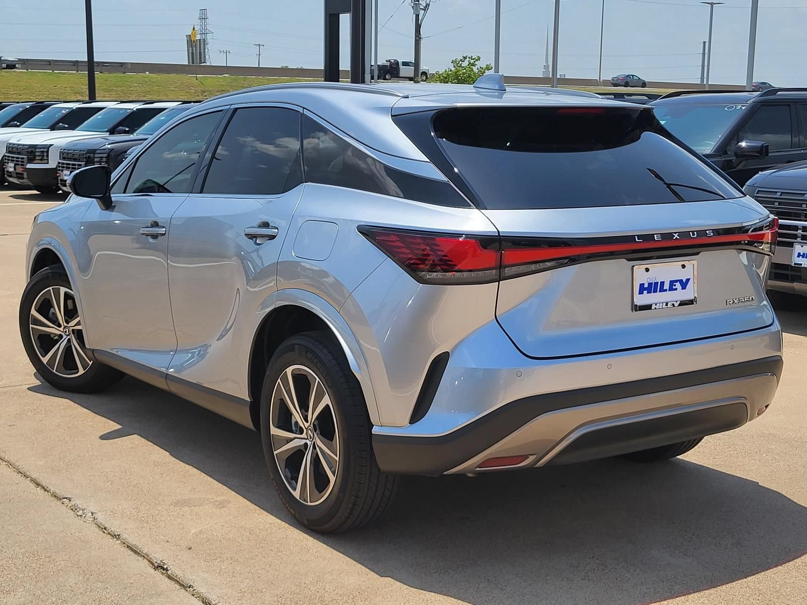 Used 2024 Lexus RX 350 Premium w/ Convenience Package FWD video 3