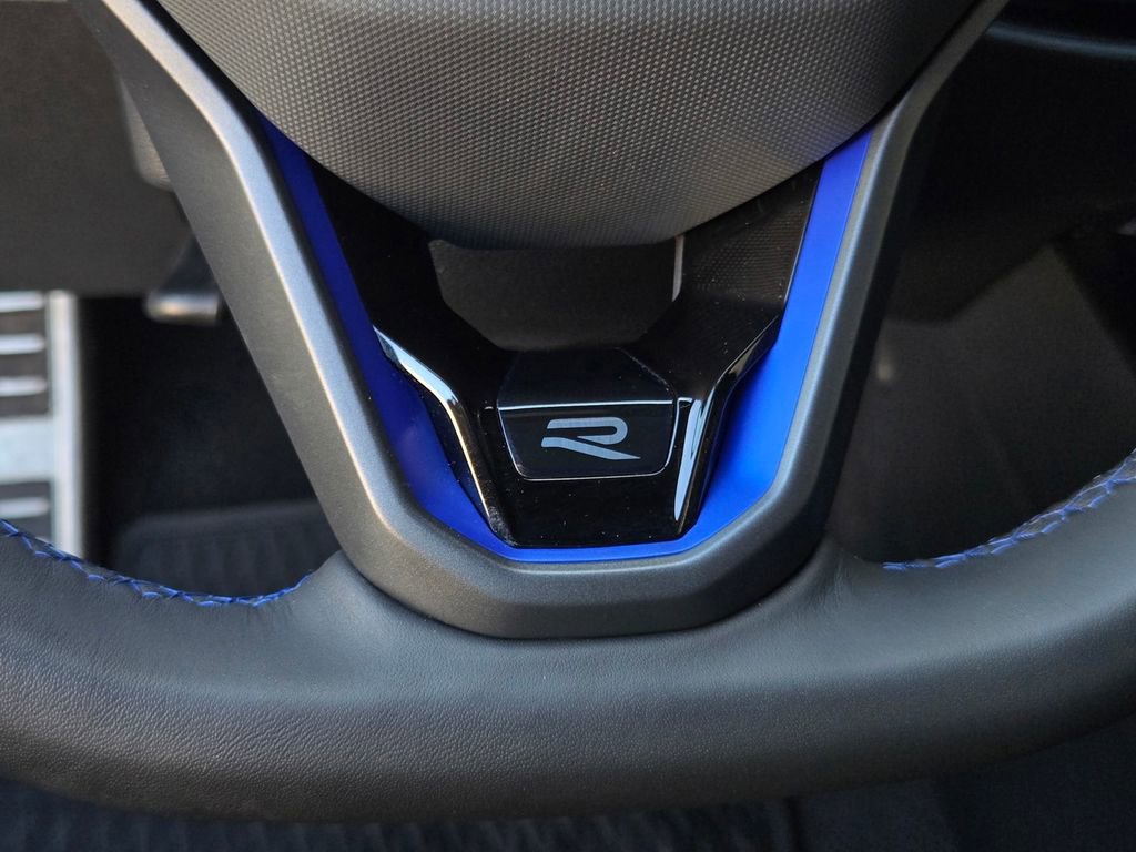 Used 2024 Volkswagen Golf R image 33