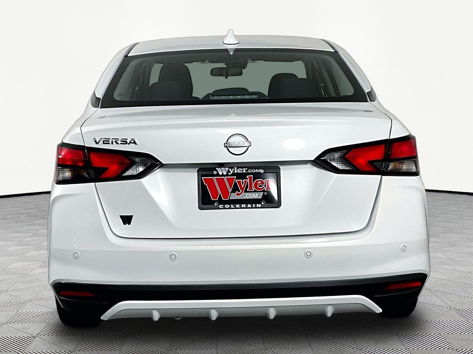 Certified 2025 Nissan Versa SV w/ Trunk Package FWD image 5