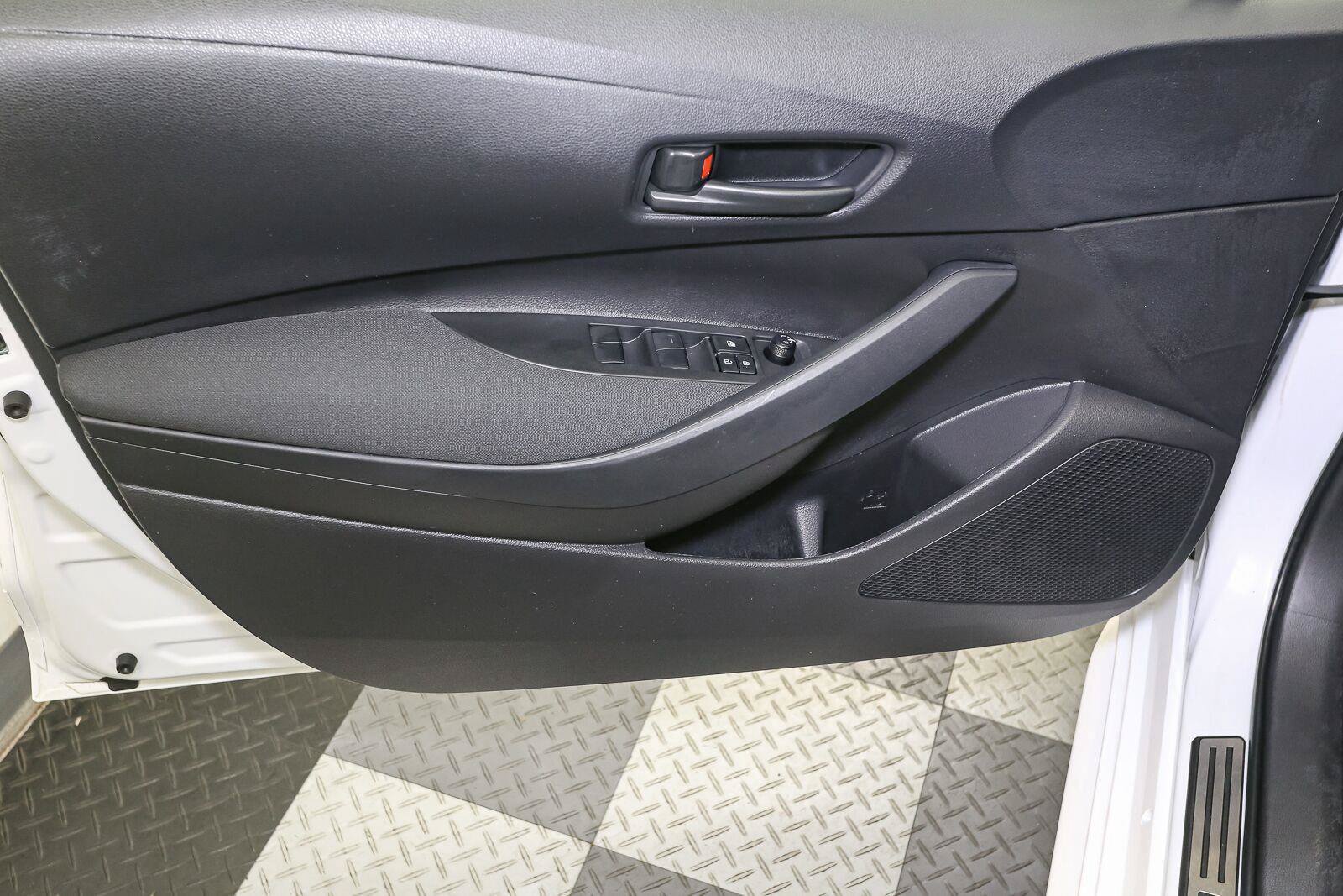 Certified 2026 Toyota Corolla LE AWD/4WD image 40