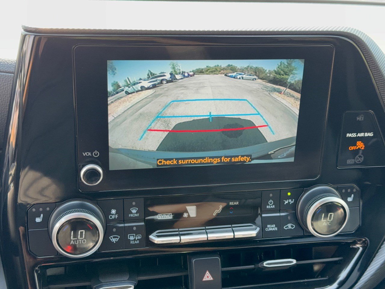 Used 2024 Toyota Highlander XSE FWD image 24