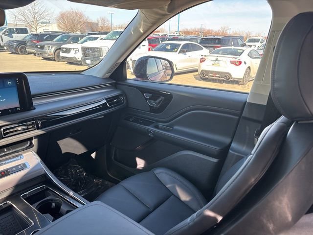 New 2026 Lincoln Aviator AWD w/ Jet Appearance Package image 33